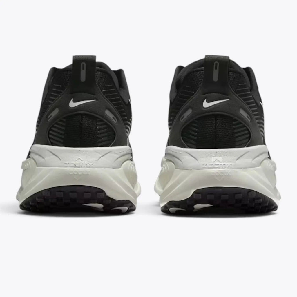 Nike Vomero 18 White Black