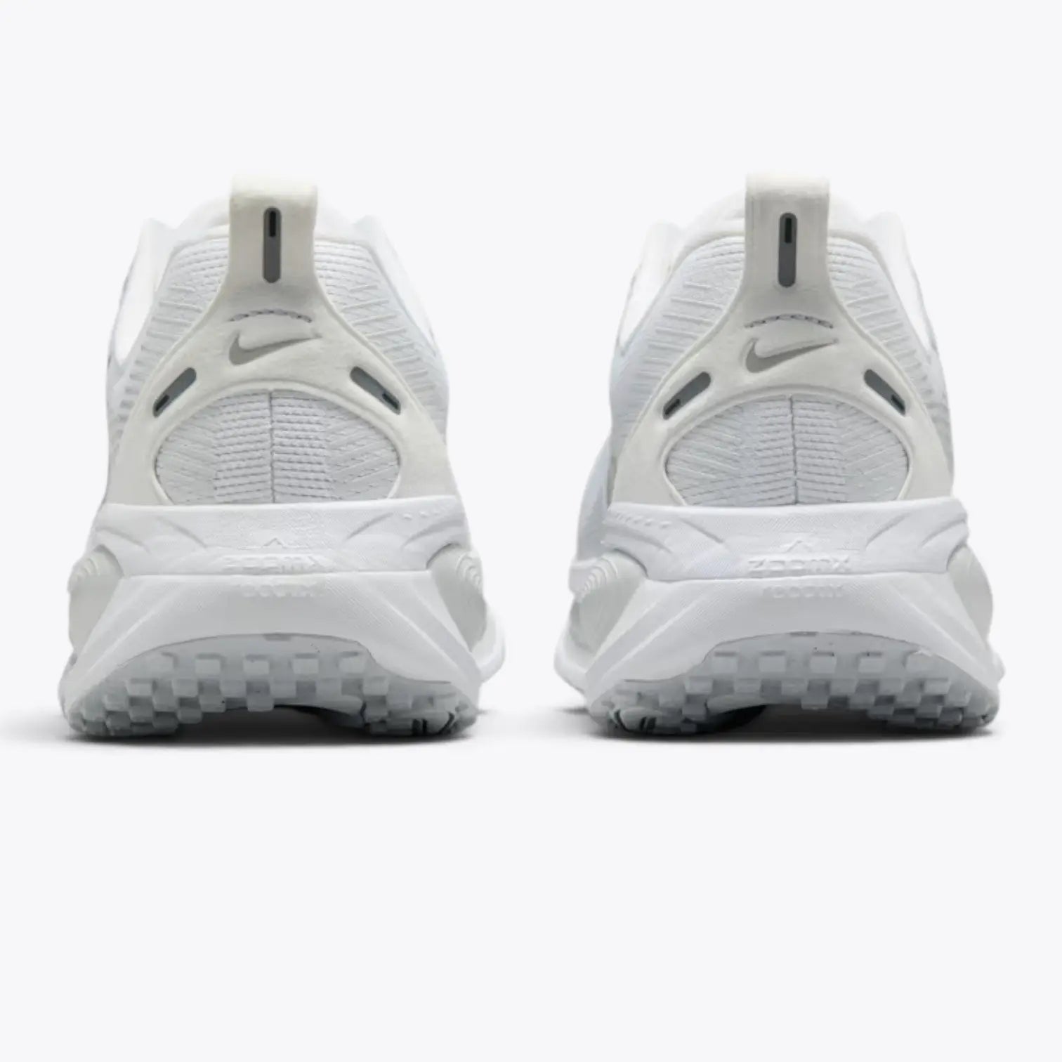 Nike Vomero 18 White Metallic Silver Photon Dust
