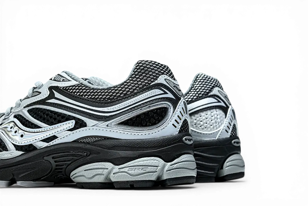 Saucony OG ProGrid Omni 9 Black Silver